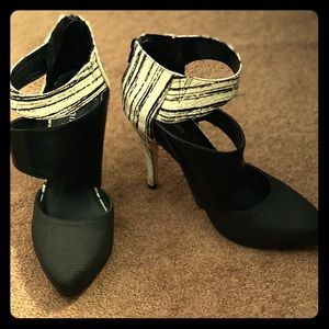 Cute Heels 👠 Black & White 🦓